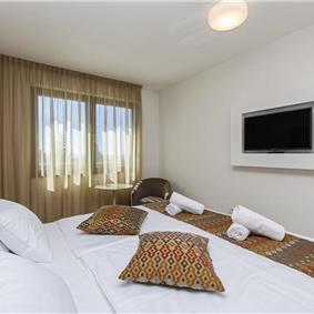 5 bedroom beachfront villa with heated pool near Omis, sleeps 9